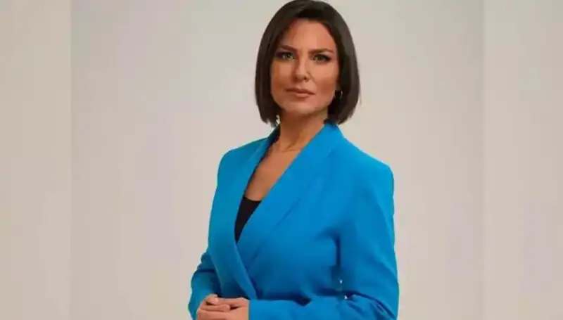Ece Üner: Türk Televizyonunun Parlayan Yıldızı ve Başarılı Spiker