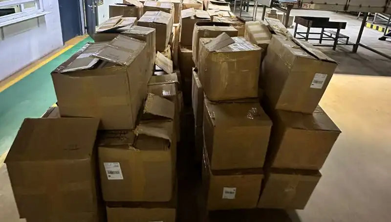 Kargo Şirketinin Deposunda Yakalanan Kaçak Tütün Skandalı