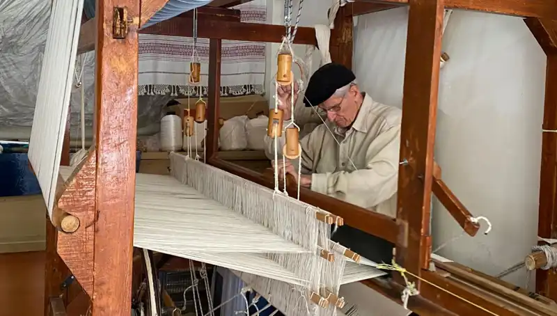 Altın Eller: 62 Yıldır İpleri Sanata Dönüştüren Usta