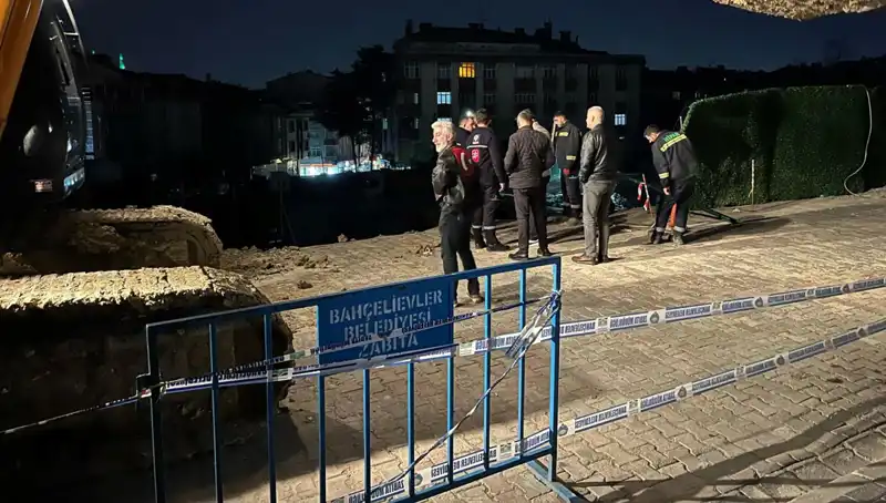 İstanbul'da İnşaat Çalışmasında Yol Çöktü: Büyük Panik Yarattı