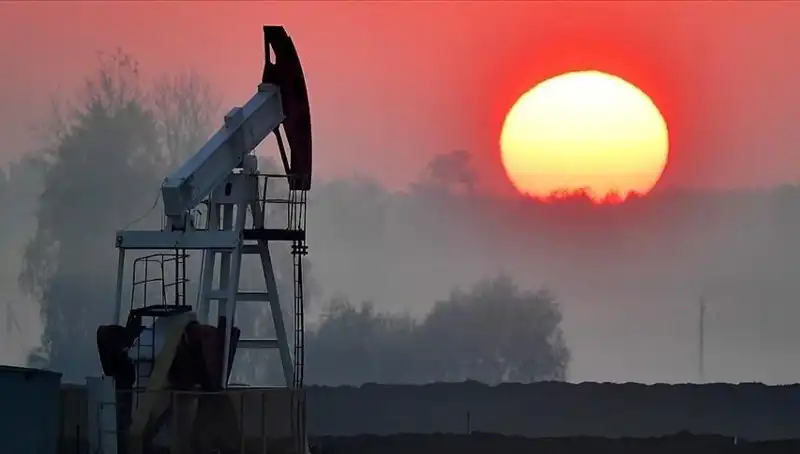 ABD'de Petrol Sondaj Kulelerinde Tarihi Düşüş: Nedenleri ve Etkileri