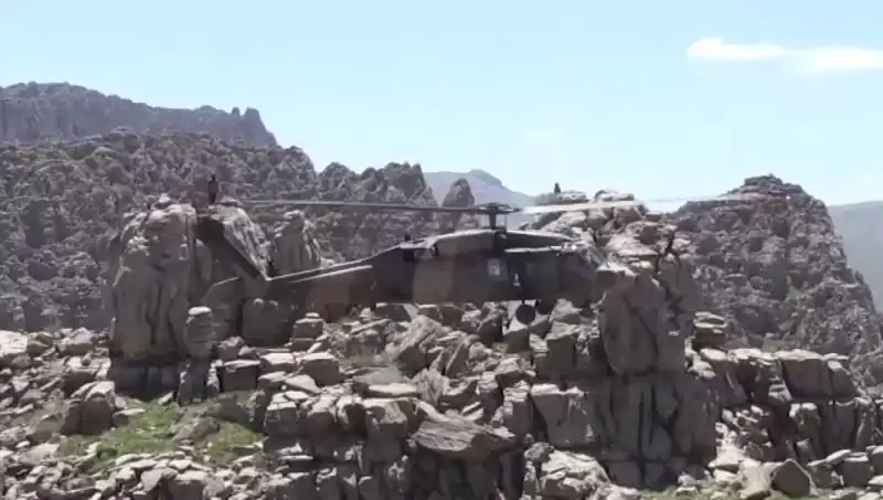 PKK'nın Silah Bırakma Süreci: Kapsamlı Değerlendirme ve Gelecek Beklentileri
