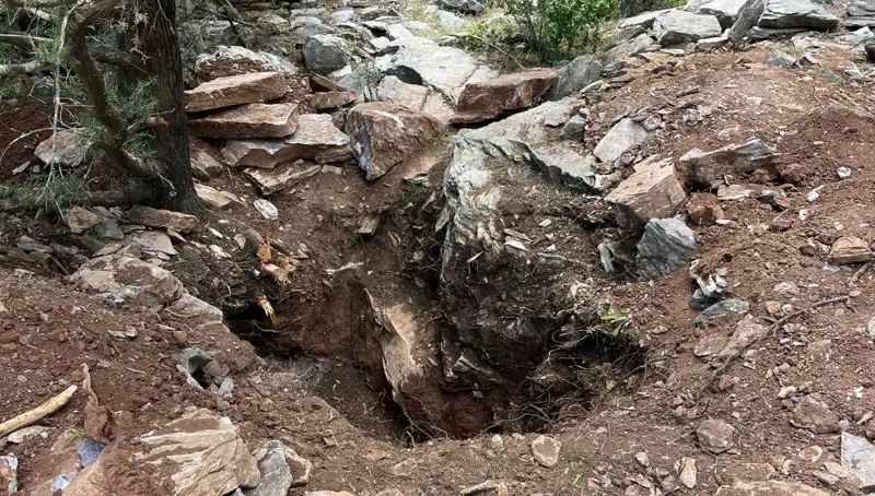 Eski Vali ile Emekli Albay, Define Avındayken Yakalandı