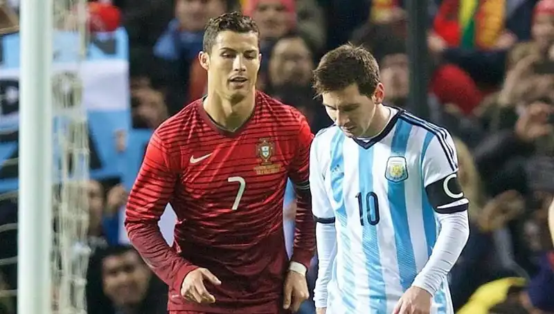 Ronaldo, Messi'yi Geçerek Yeni Bir Rekora İmza Attı!