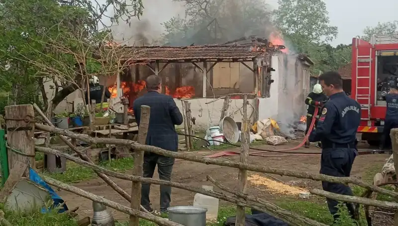 Elektrik Kontağından Yangın Çıktı: Evdeki Tehlike Başımızı Ağrıtmasın!