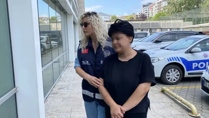 Annesini 11 Yerinden Bıçaklayan Genç, Şok Detaylarıyla Mahkemeye Çıktı!