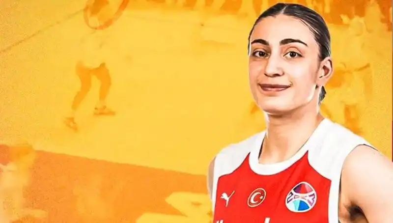 Galatasaray, Üç Yıldız Isım ile Sözleşme Yeniledi: Taraftarlar Coştu!