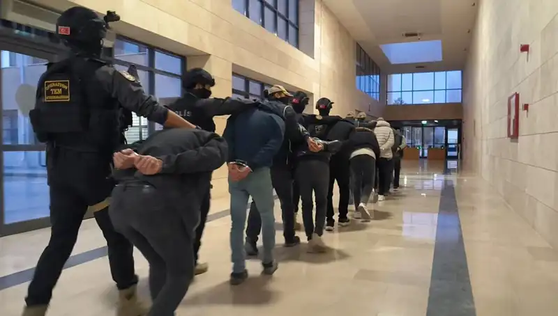 Türkiye Genelinde DAEŞ'e Yönelik 298 Şüpheli Yakalandı