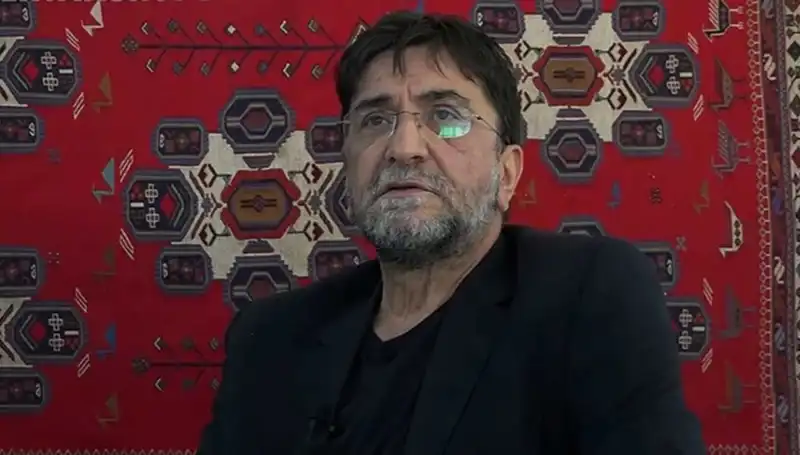 Ünlü Gazeteci Nihat Genç Hayatını Kaybetti: Medya Dünyası Derin Bir Yasta