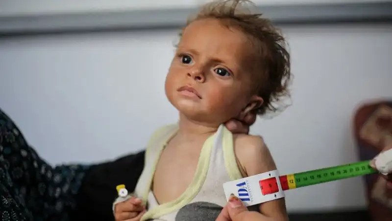 İngiltere, 300 Gazzeli Çocuğa Aile Yanında Eğitim İmkanı Sunacak