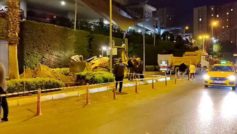 Avm Girişinde Doğalgaz Alarmı: Paniğe Neden Olan Olay Ne?