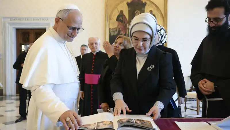 Emine Erdoğan, Papa Leo ile Gazze Üzerine Kritik Görüşme Gerçekleştirdi
