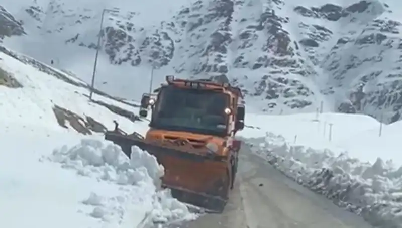 Kar Engeline Rağmen Yeniden Açıldı: Beş Ay Kapalı Kalan Yol