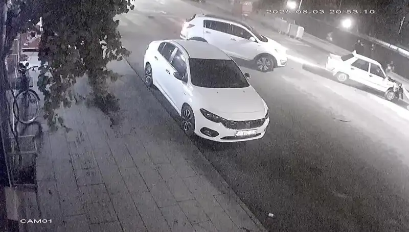 Yaya Geçidinde Korkunç Kaza: Arkadan Çarpma Anı Kaydedildi