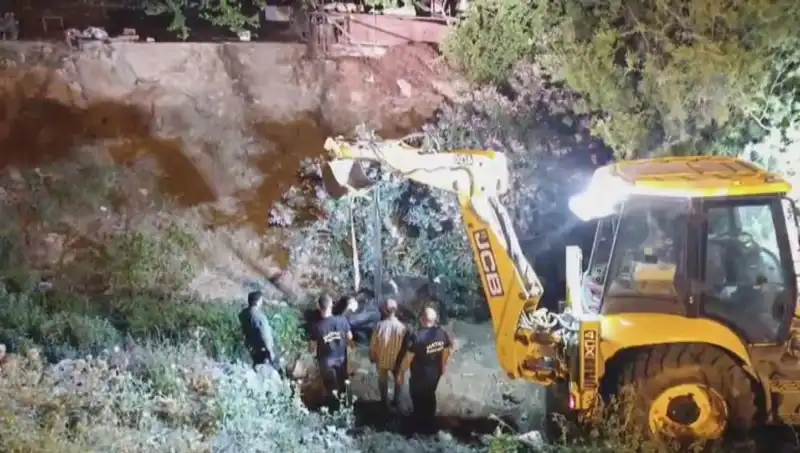Hatay'da Bir İnek İçin Gerçekleşen Kahramanlık Dolu Kurtarma Operasyonu