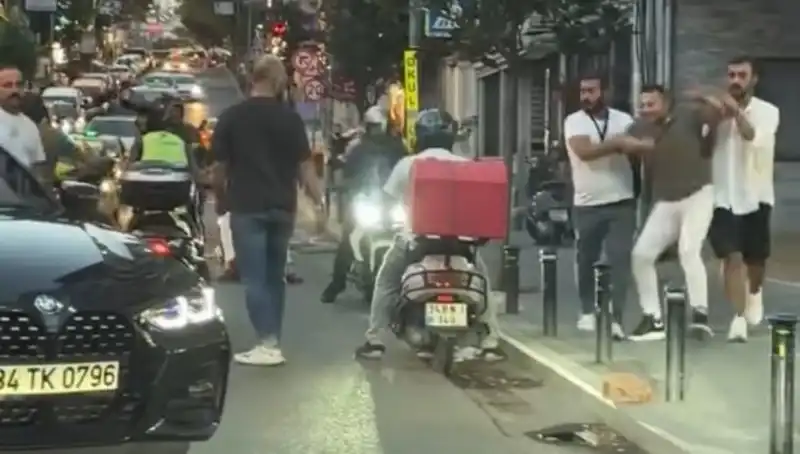 Nişantaşı'nda Sokak Ortasında Sopalı Kadın Kavgası: Tüm Ayrıntılar Ortaya Çıktı