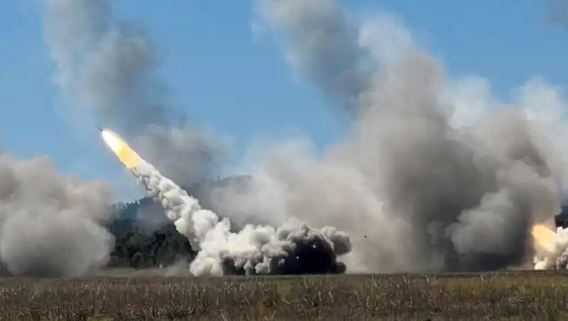 Avustralya'nın En Büyük Askeri Tatbikatında HIMARS ile Tarihi Atış Gerçekleştirildi