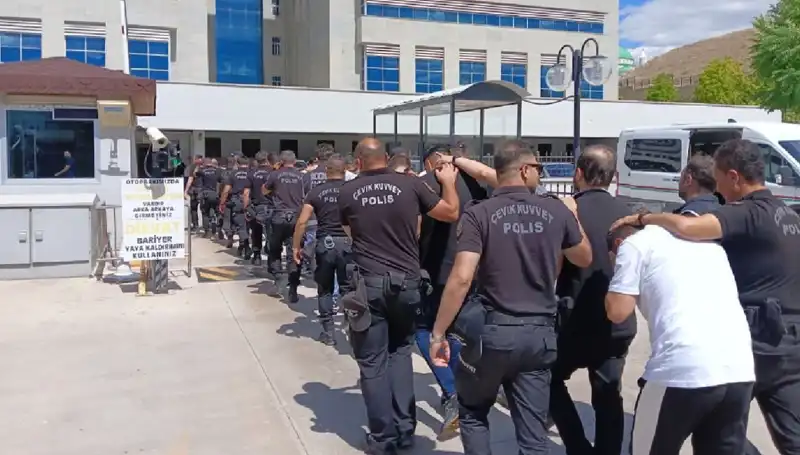 Ankara'da Haraç Çetesi Operasyonu: Avukat ve Bürokratlar Şok Olacak İsimler!