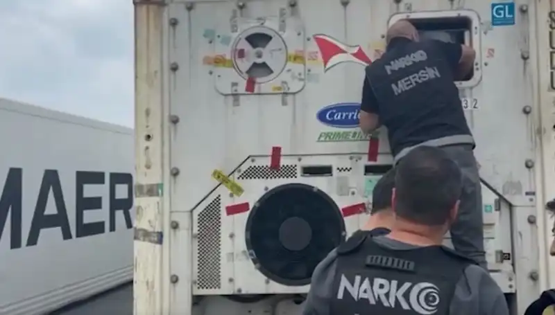 Mersin'de Dev Uyuşturucu Operasyonu: 300 Kilo Narkotik Ele Geçirildi