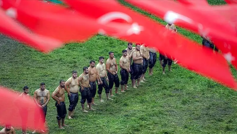 Kırkpınar Yağlı Güreşleri: Tarihi Arenada 40 Başpehlivan ve 826 Sporcu Yarışacak