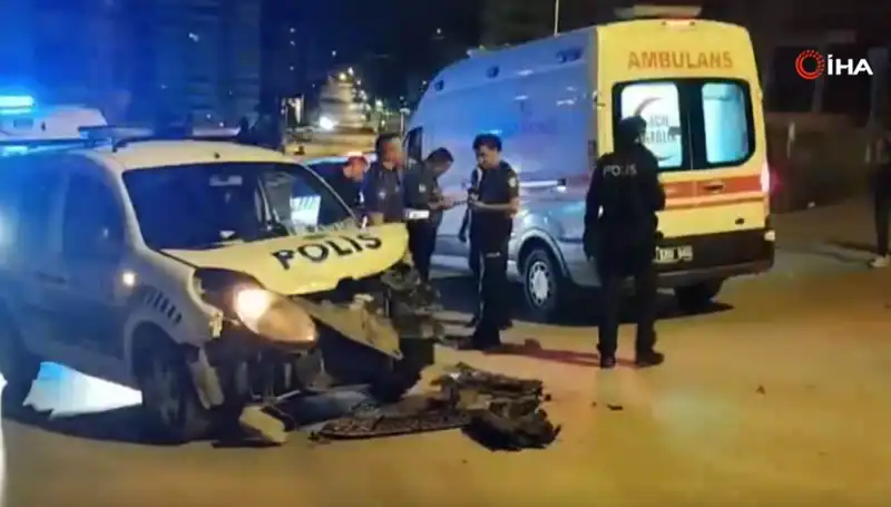 Ankara'da Hafif Ticari Araç ile Polis Aracı Çarpıştı: Detaylar Ortaya Çıktı!