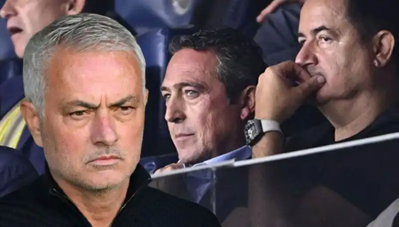 Fenerbahçe'den Mourinho Hakkında Şok Açıklama: Ayrılacak Mı?