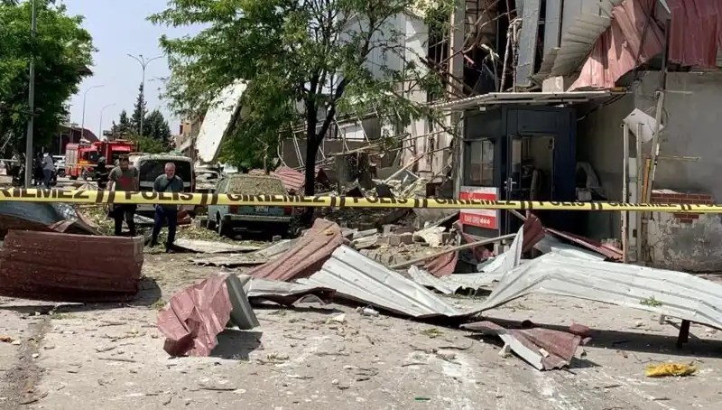 Gaziantep'te Fabrikada Patlama: Çok Sayıda Yaralı ve Kayıplar Var