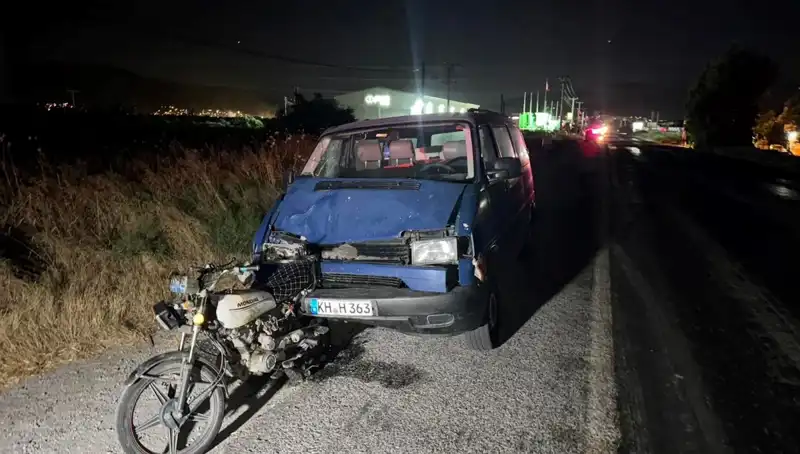 Söke'de Minibüs Motosiklete Çarptı: 3 Yaralı Olayın Ayrıntıları