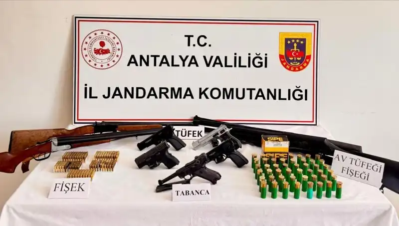 Antalya'da Ruhsatsız Silah Operasyonunda Çok Sayıda Gözaltı