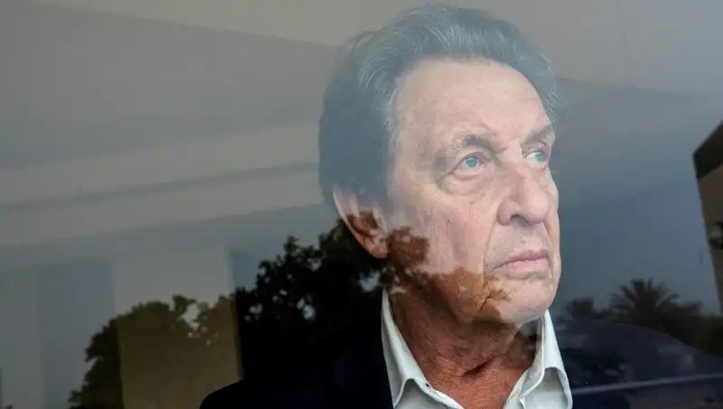 Elon Musk’ın Babasından Şok Edici Açıklamalar: 3 Cinayet ve Büyücülük İddiaları