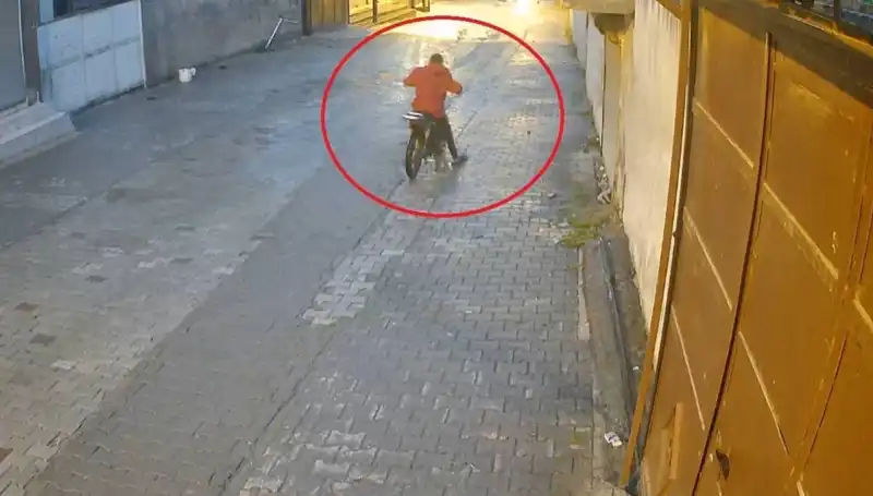 Hırsız Motosikleti Çaldı, Araç Arızalanınca Pes Etmedi!