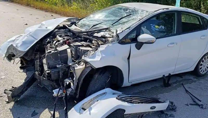 Çanakkale'de Feci Trafik Kazası: İki Kişi Yaralandı, Olayın Ayrıntıları Açığa Çıktı