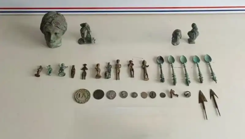 Roma Dönemine Ait Tarihi Eserler Kaçakçılardan Kurtarıldı